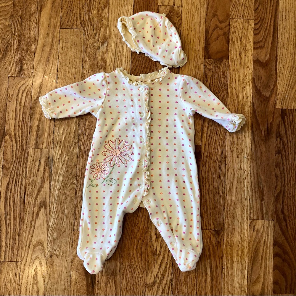 ⭐️ 5/$25! ⭐️  Little Me Onesie